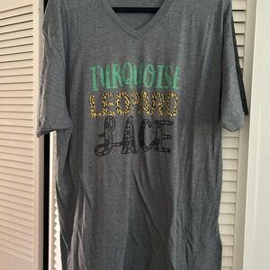 Grey V-Neck Graphic Tee with Turquoise & Leopard Print